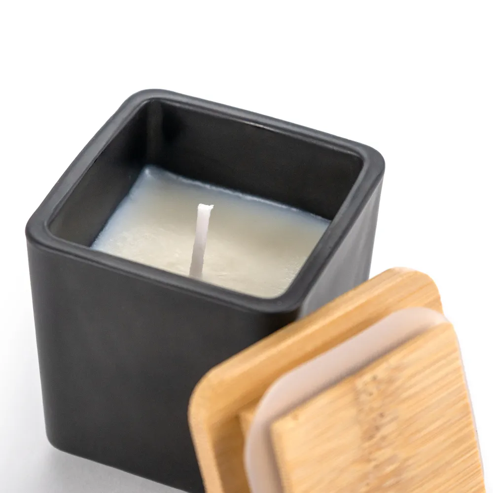 Scented-Candle-in-Oakmoss-and-Amber-CAND-03-Open-View.webp